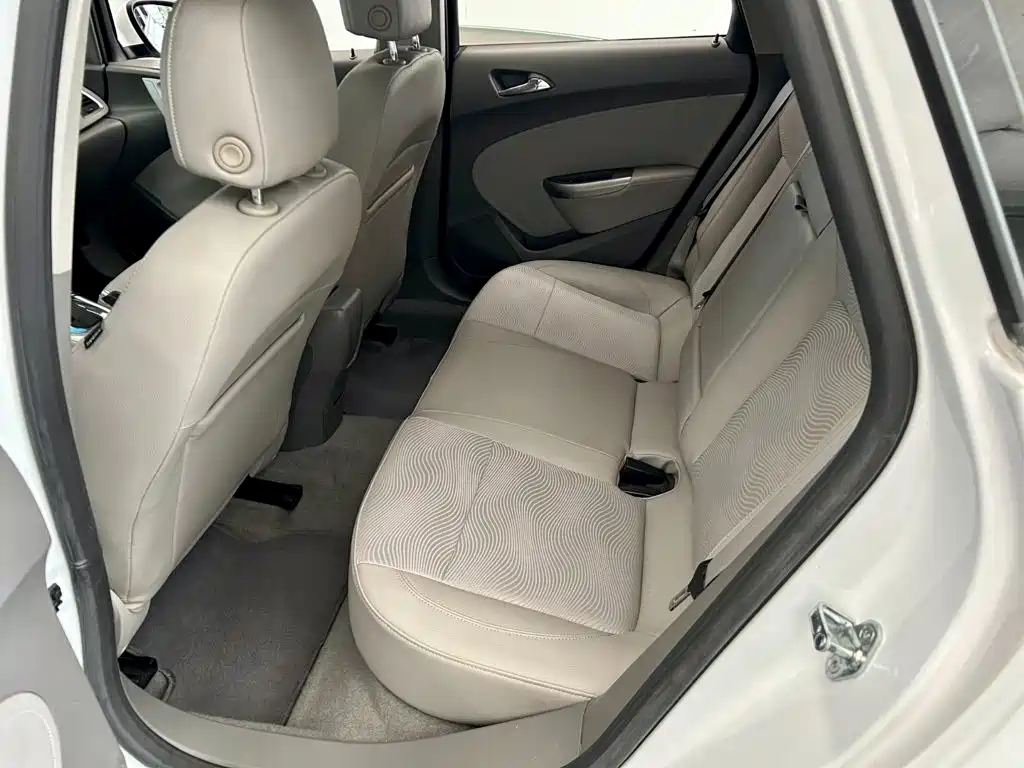 Buick Excelle — миниатюра 7