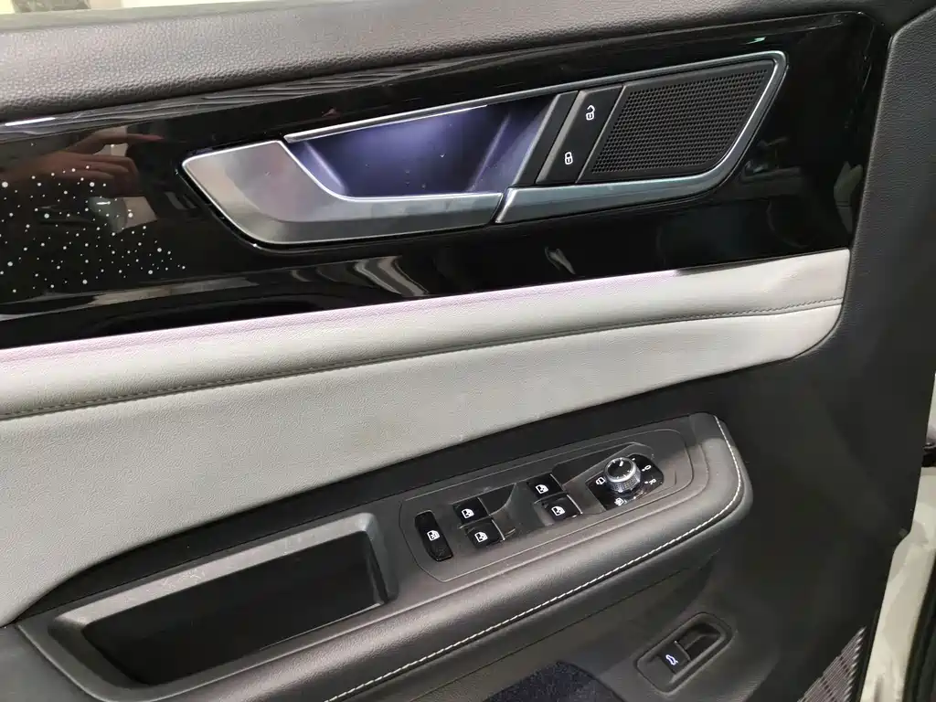 Volkswagen Teramont — миниатюра 9
