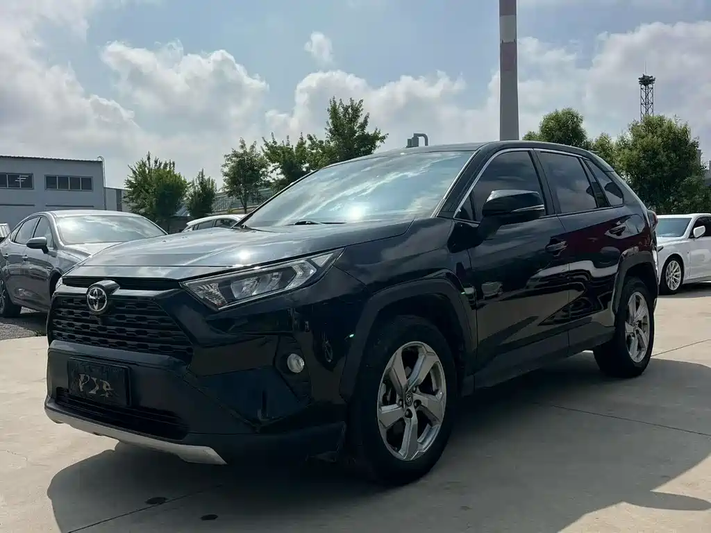 Купить Toyota RAV4