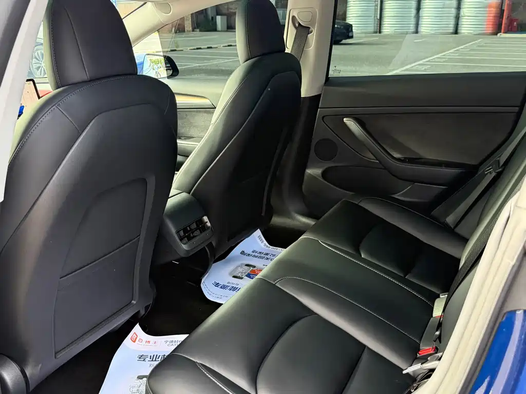 Tesla Model 3 — миниатюра 21
