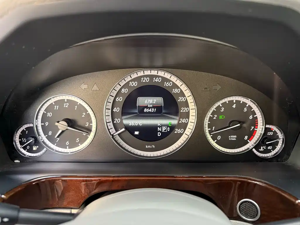 Mercedes-Benz E-Class — миниатюра 15