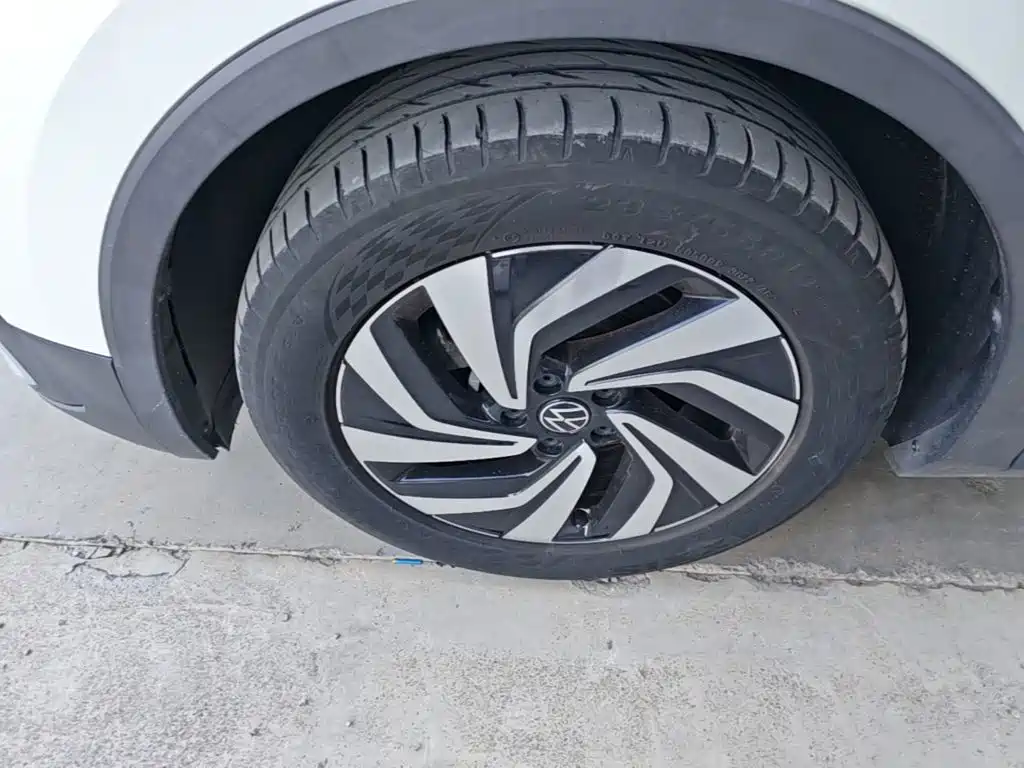 Volkswagen Tiguan L — миниатюра 23