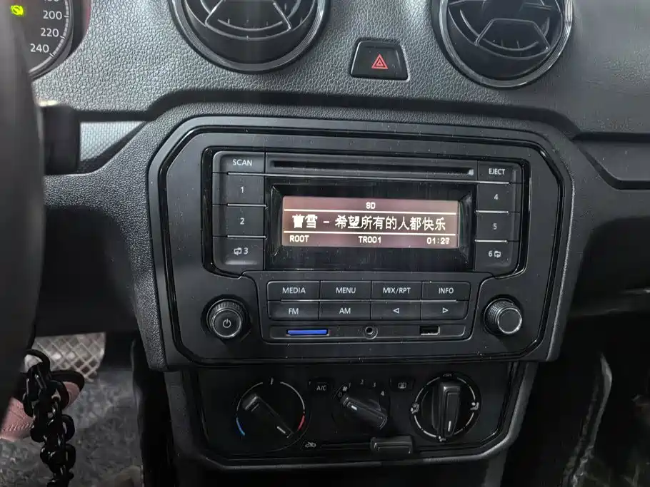 Volkswagen Jetta — миниатюра 13
