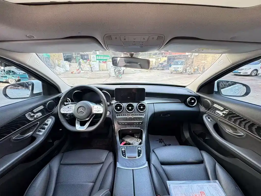 Mercedes-Benz C-Class — миниатюра 7