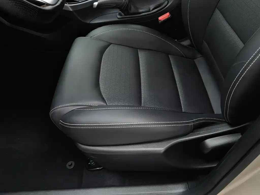 Geely Emgrand — миниатюра 20