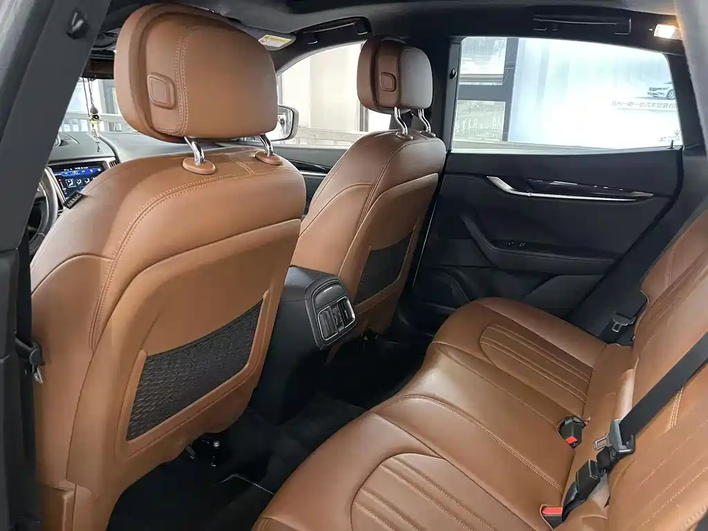 Maserati Levante — миниатюра 5