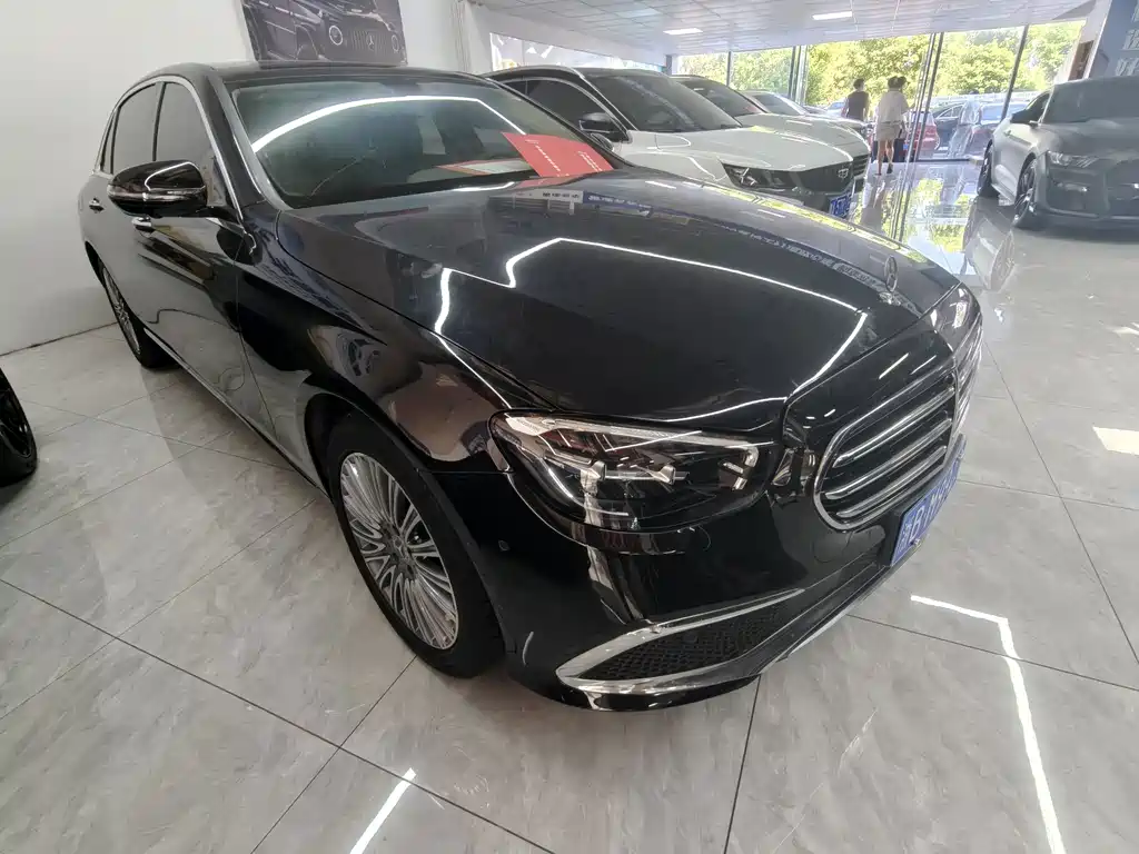 Mercedes-Benz E-Class — миниатюра 3