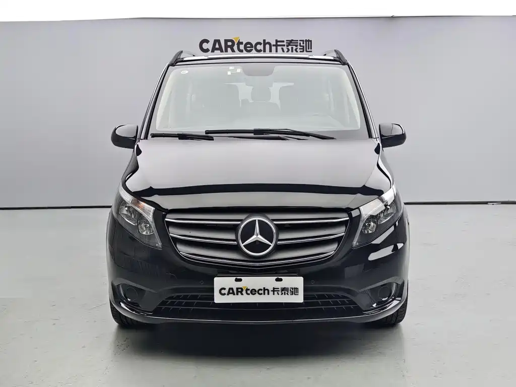 Mercedes-Benz Vito 2023 2.0T 7 мест