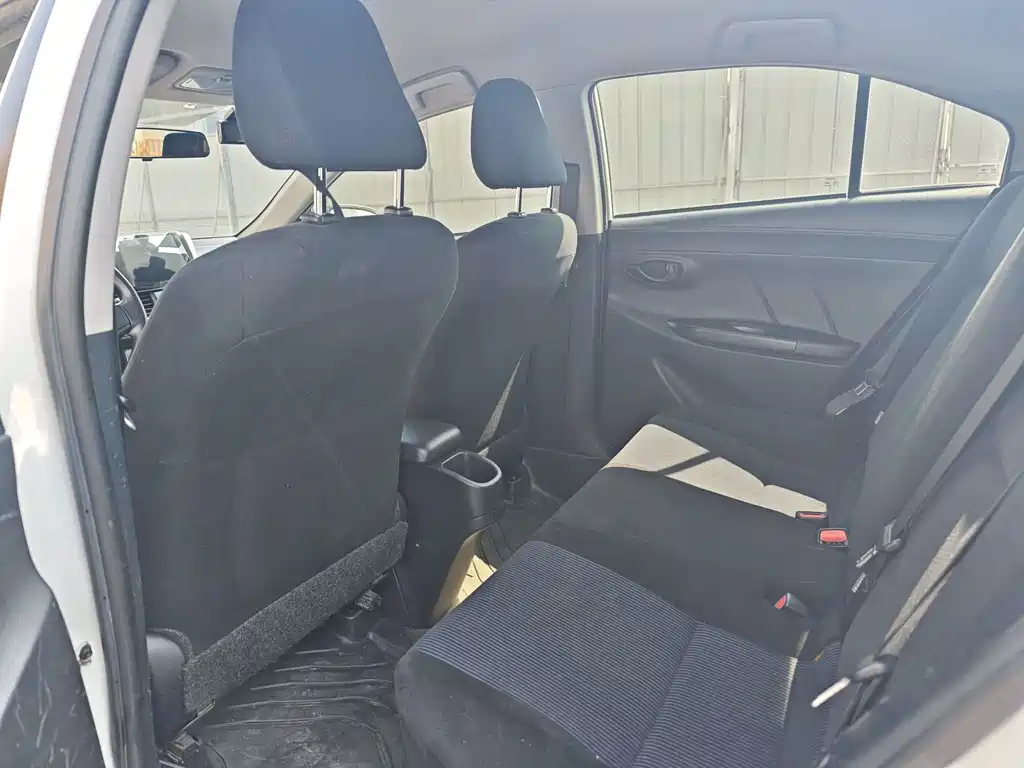 TOYOTA YARIS L TO ENJOY