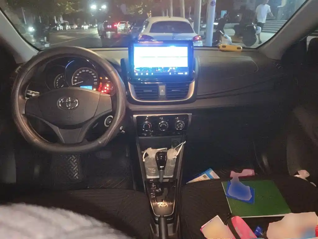 Toyota Yaris L — миниатюра 10