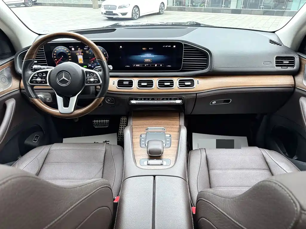 Mercedes-Benz GLS — миниатюра 12