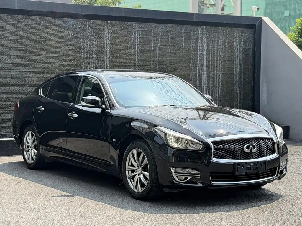 Infiniti Q70 — миниатюра 3
