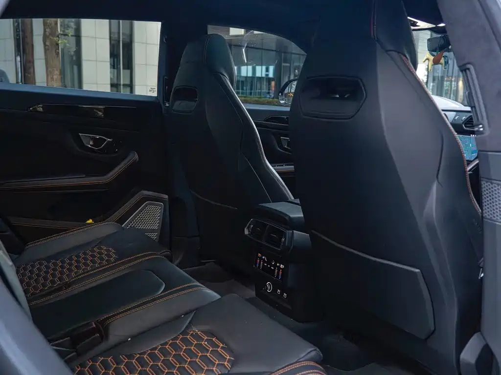 Lamborghini Urus — миниатюра 23