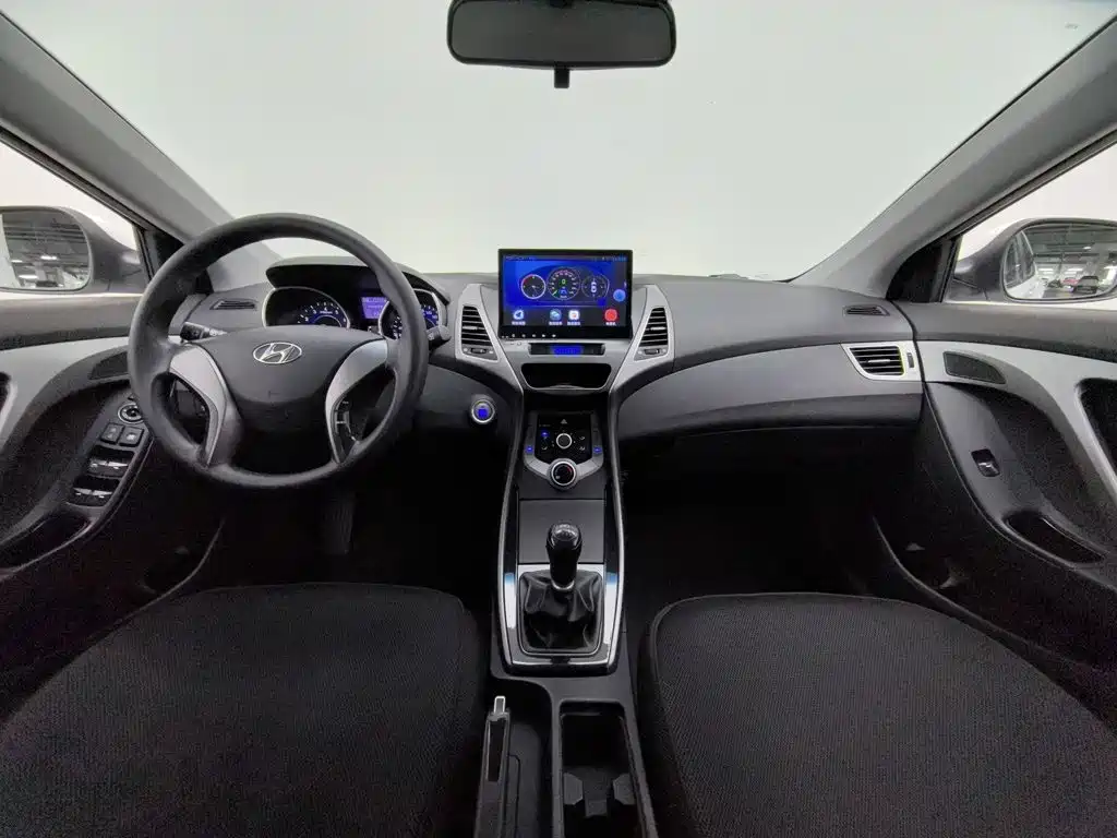 Hyundai Elantra Langdong — миниатюра 5