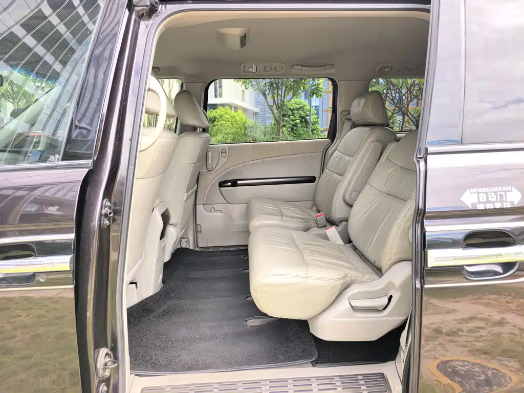 Honda Elysion — миниатюра 13