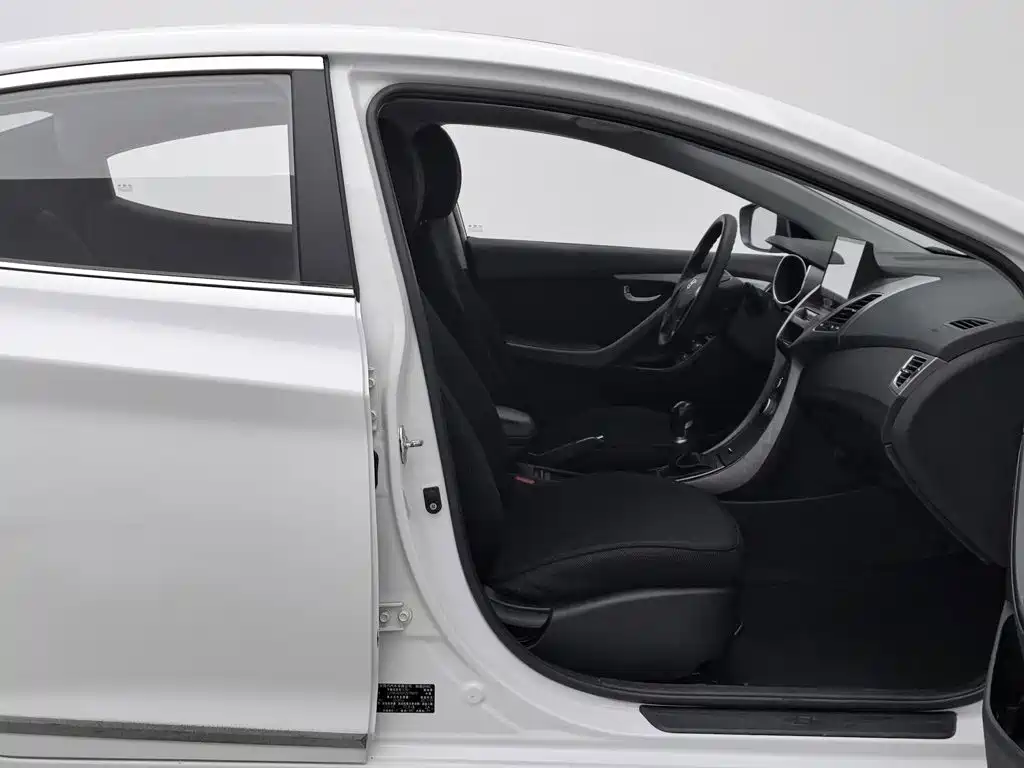 Hyundai Elantra Langdong — миниатюра 23