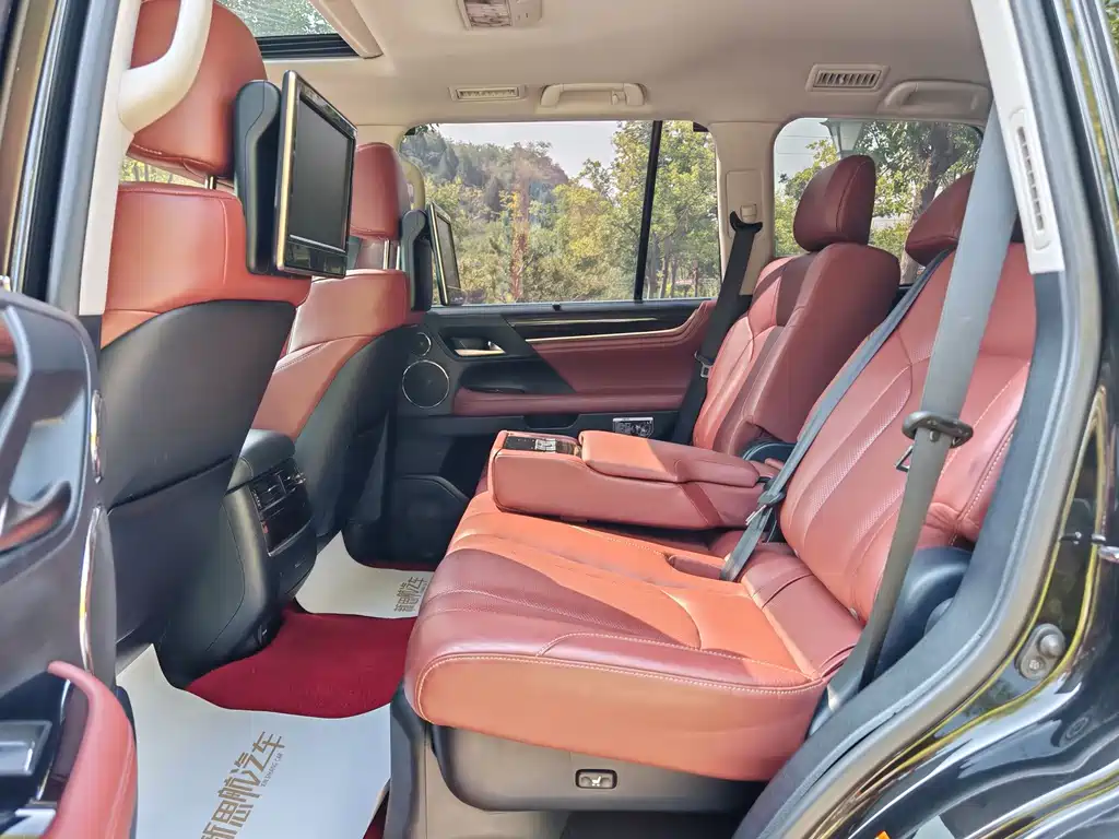 Lexus LX — миниатюра 10