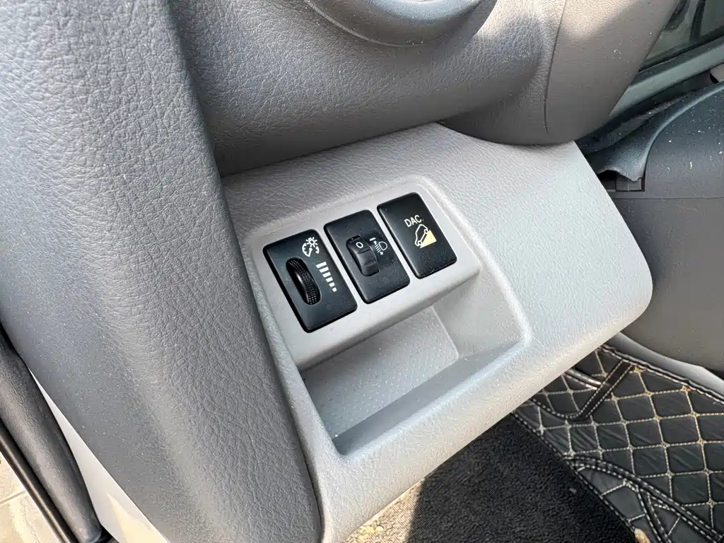 Toyota RAV4 — миниатюра 13
