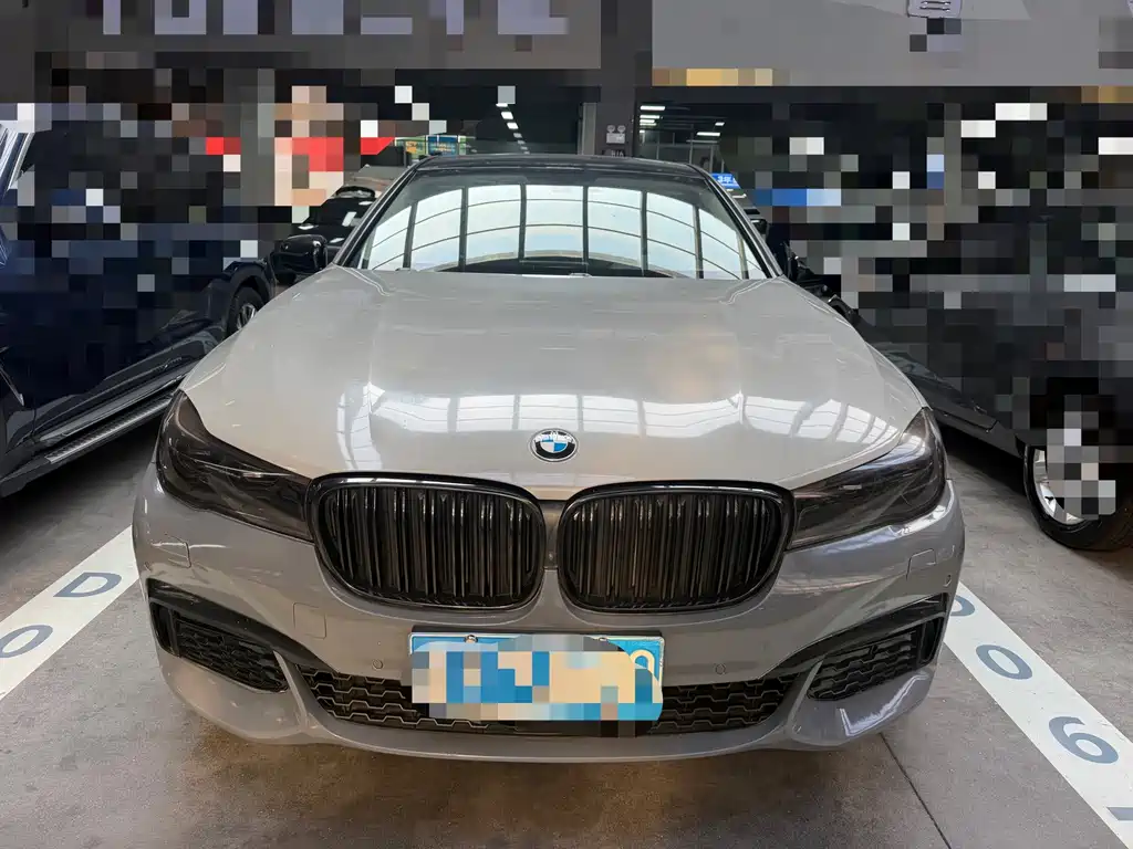 BMW 7 Series — миниатюра 2