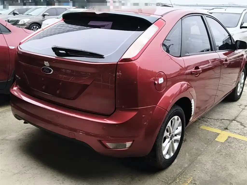 Ford Focus 2013 1.8L AT