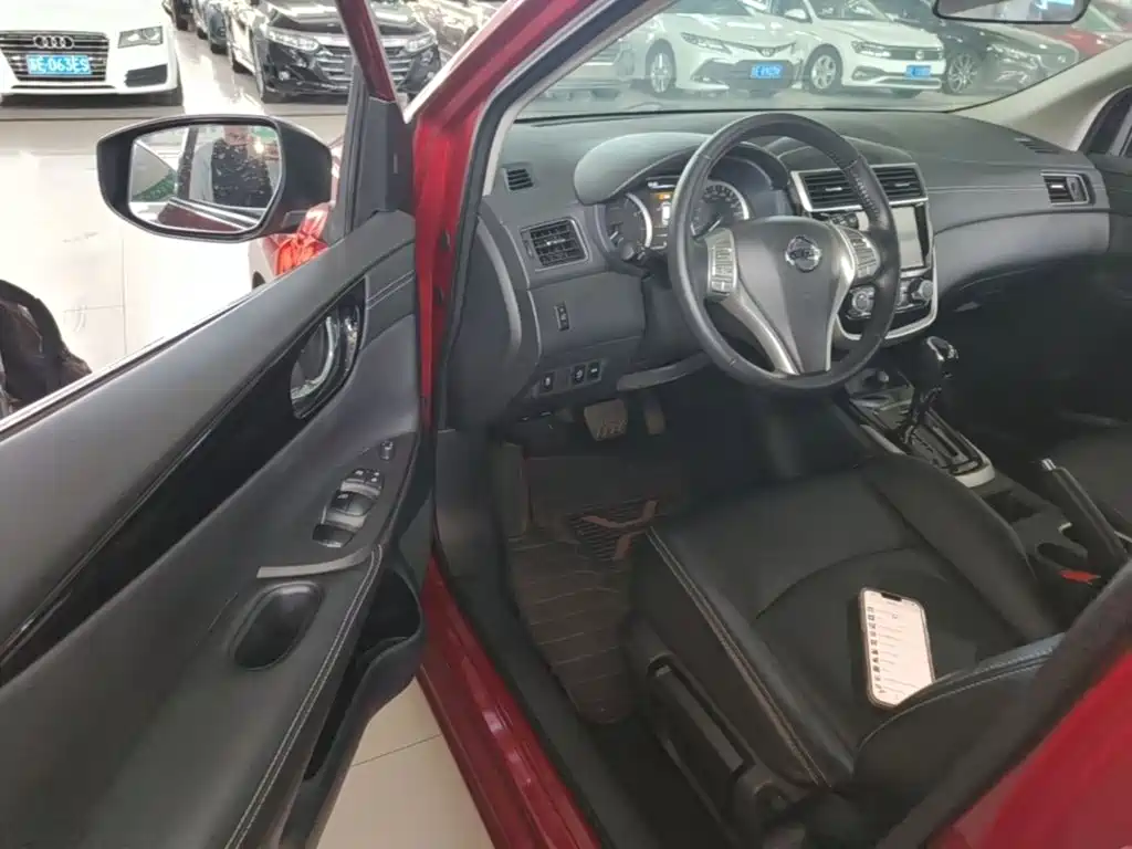 Nissan Tiida — миниатюра 16