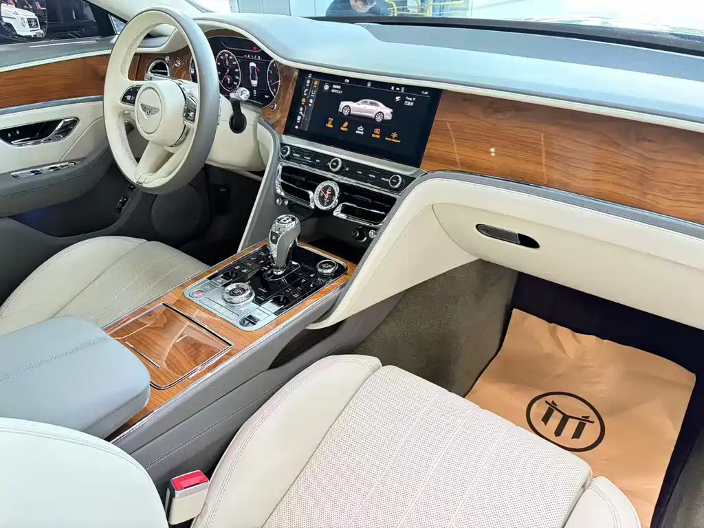 Bentley Flying Spur — миниатюра 13