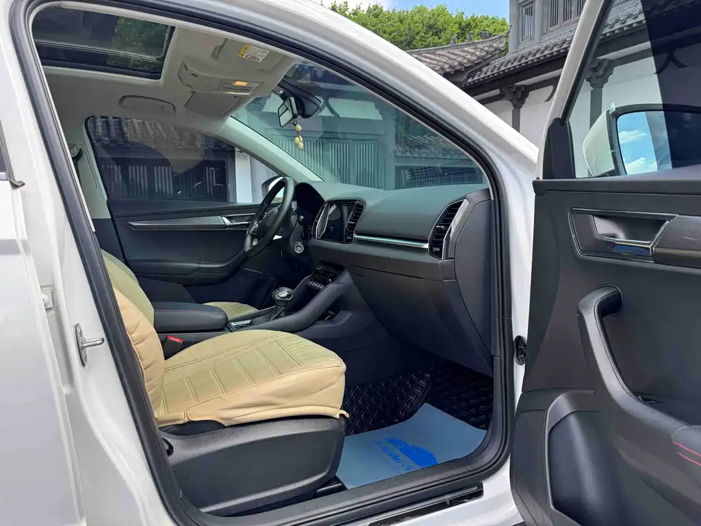 Skoda Karoq — миниатюра 10