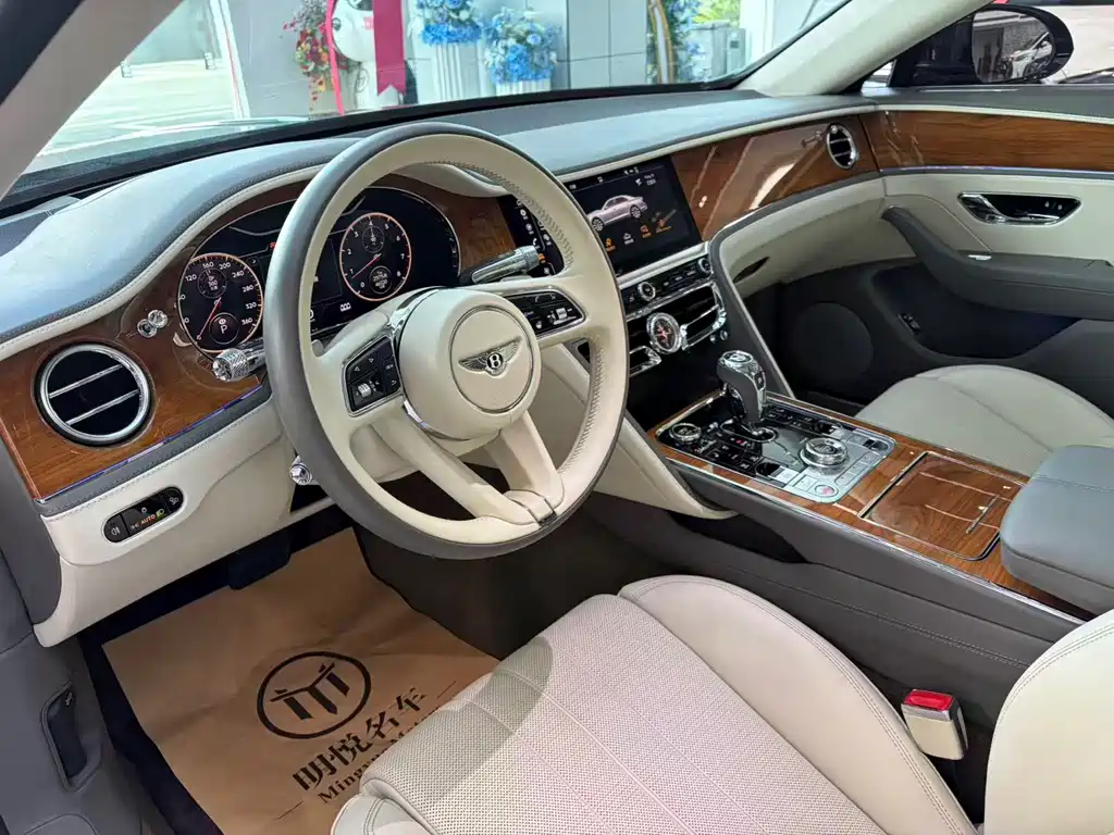 Bentley Flying Spur — миниатюра 5
