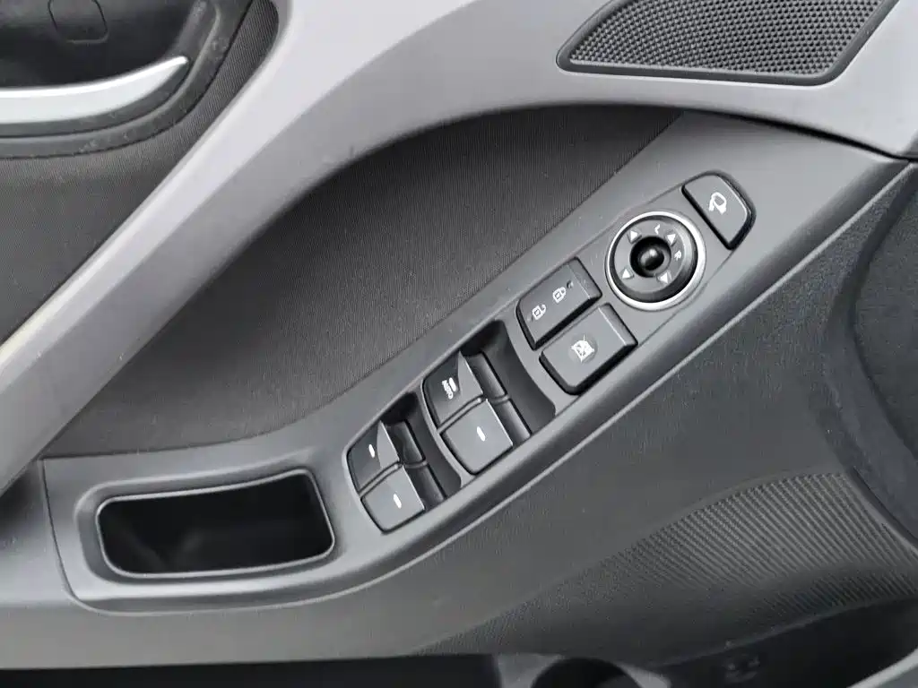 Hyundai Elantra Langdong — миниатюра 9