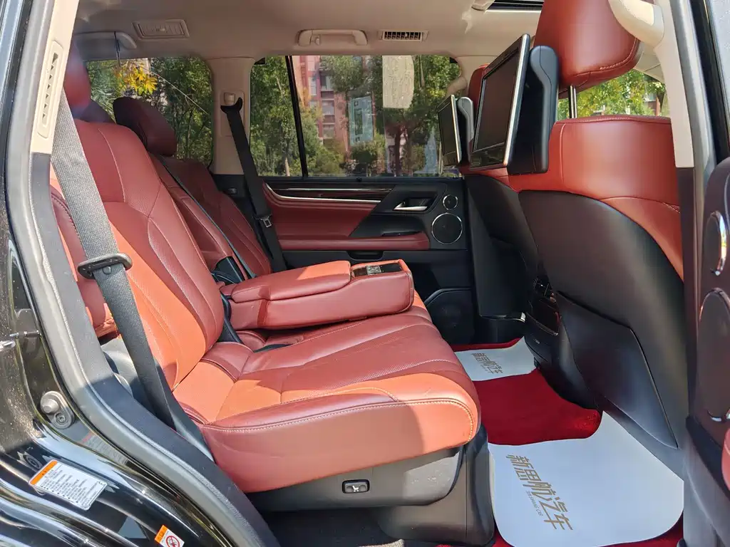 Lexus LX — миниатюра 12