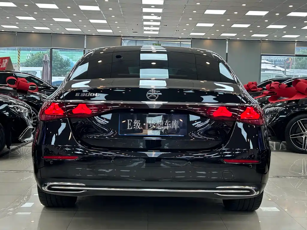 Mercedes-Benz E-Class — миниатюра 4