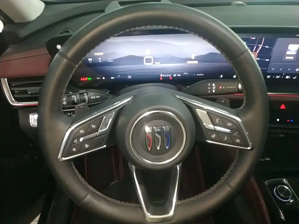 Buick Envision Plus — миниатюра 11