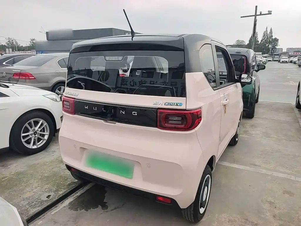 Wuling MINIEV — миниатюра 6