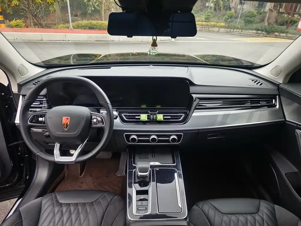 Hongqi HS5 2023 2.0T Pro