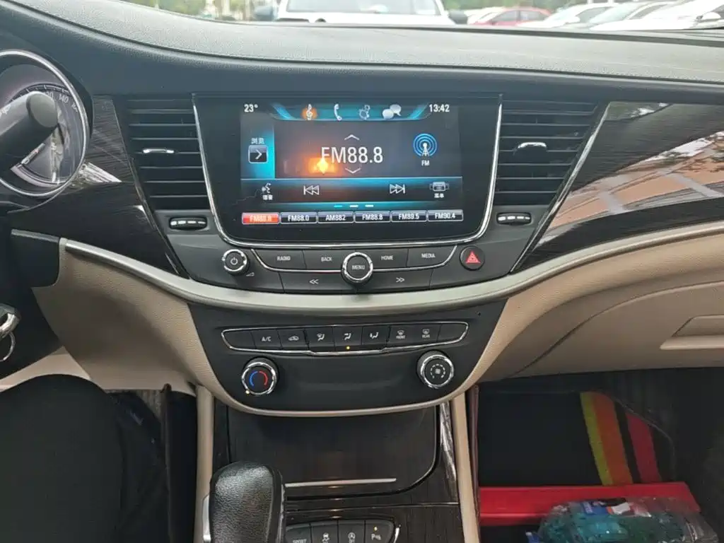 Buick Verano — миниатюра 13