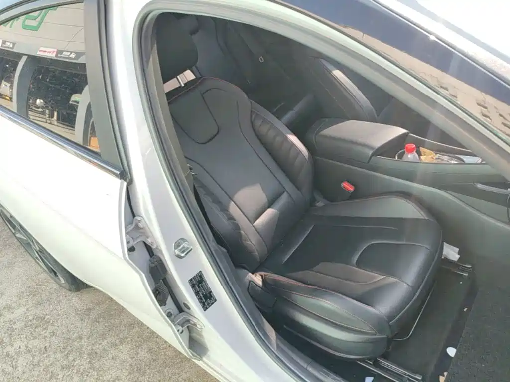 Hyundai Elantra — миниатюра 25