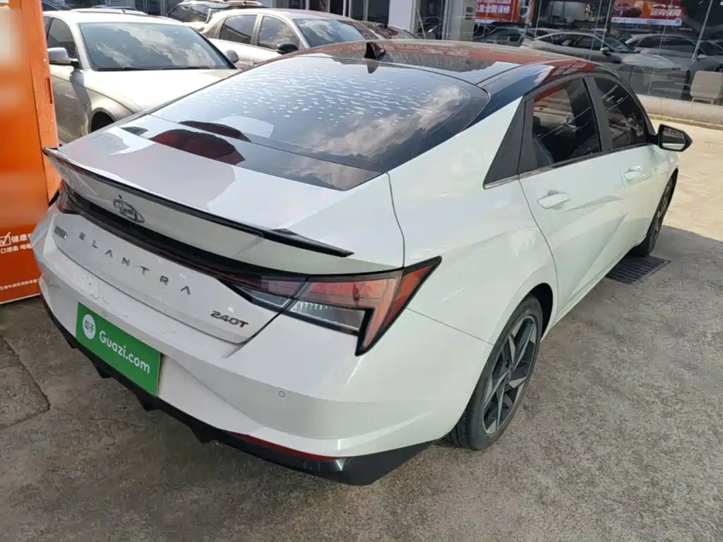 Hyundai Elantra — миниатюра 7