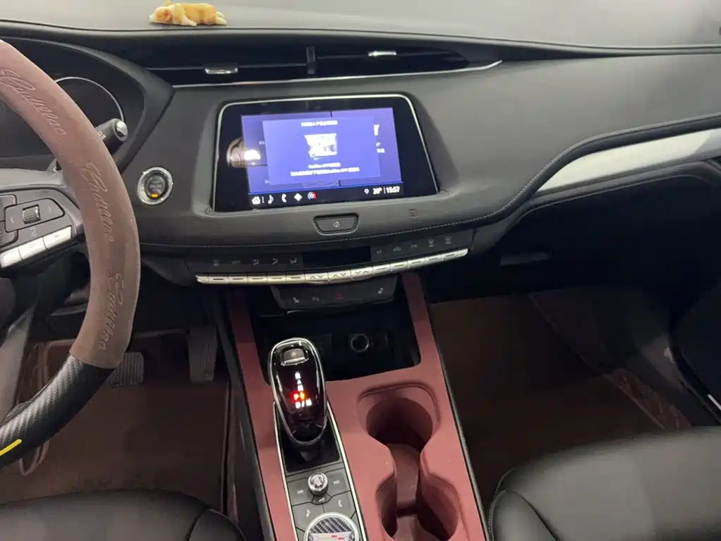 Cadillac XT4 — миниатюра 7