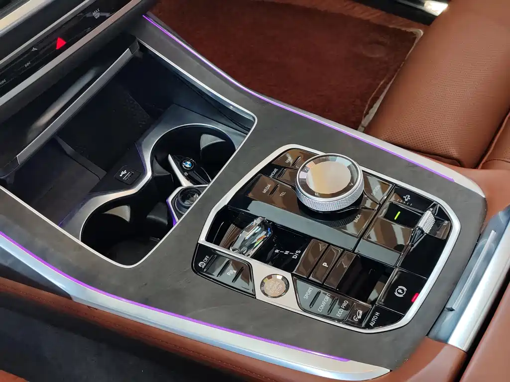 BMW X7 — миниатюра 12