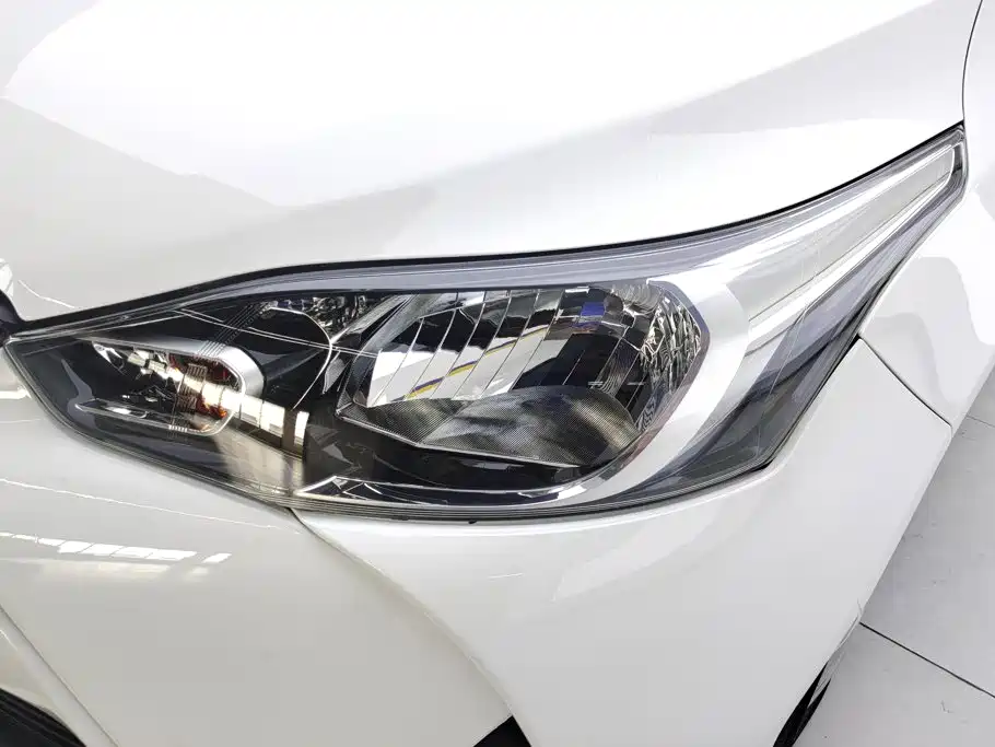 Toyota Yaris L — миниатюра 5