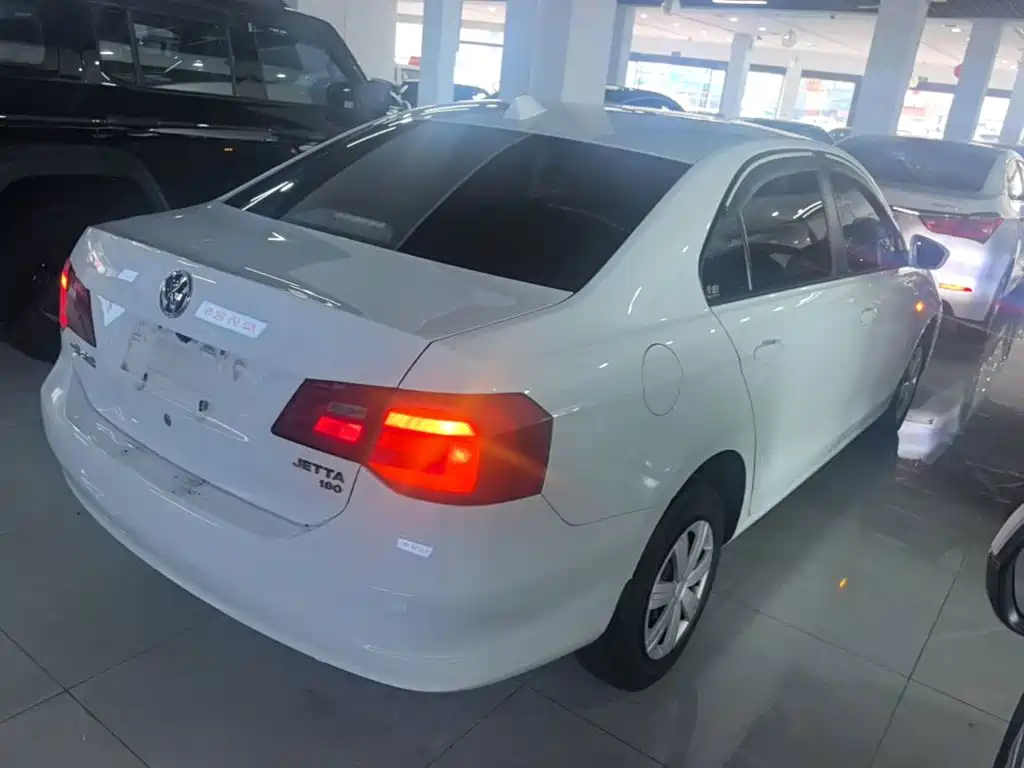 Volkswagen Jetta — миниатюра 7