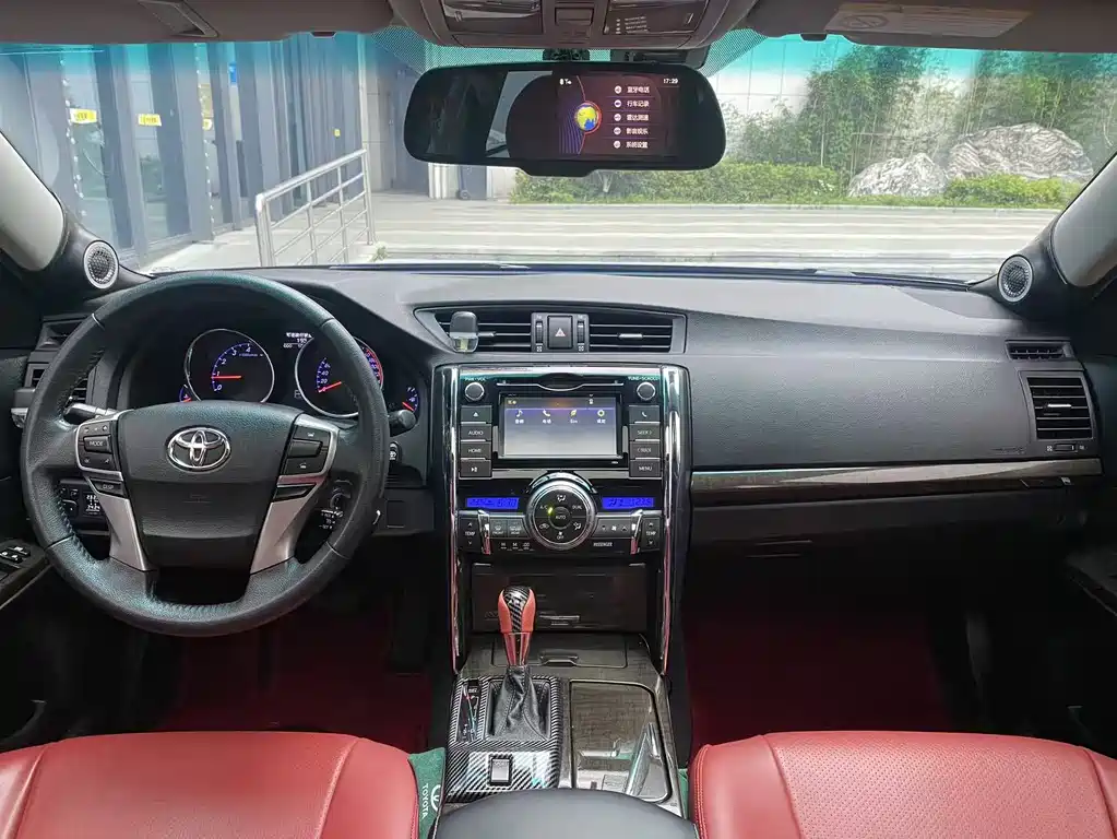 Toyota Reiz 2013 2.5V
