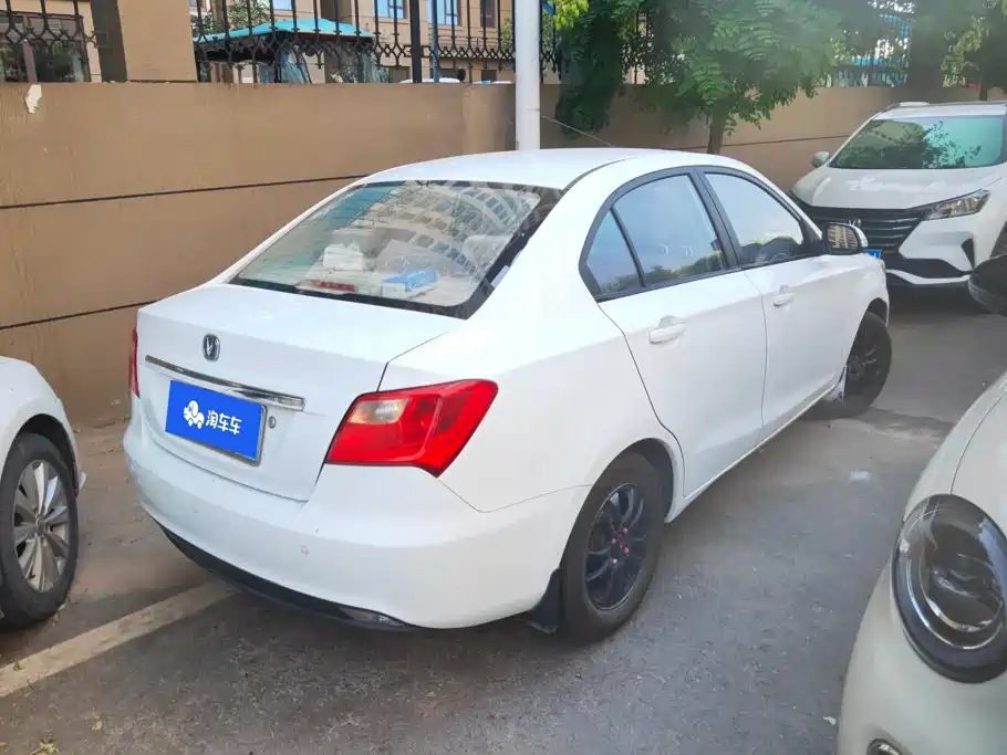 Changan V3 — миниатюра 3