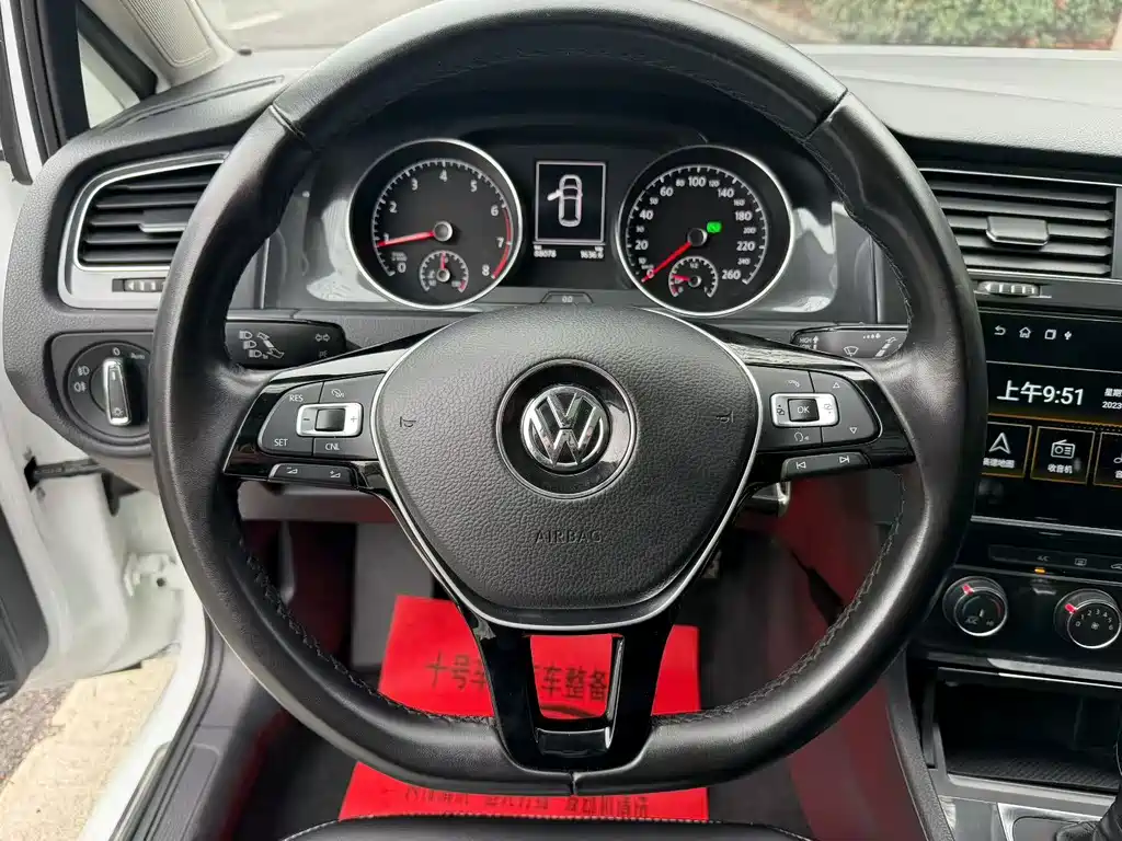 Volkswagen Golf — миниатюра 4