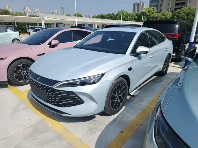 2025 BYD Qin