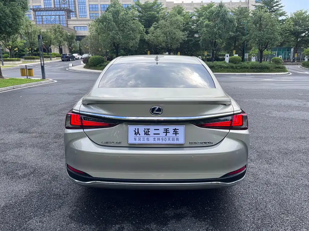 Lexus ES — миниатюра 5
