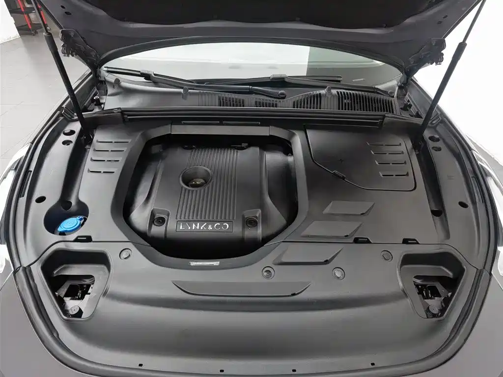Lynk & Co 02 2019 2.0T AT Pro VI