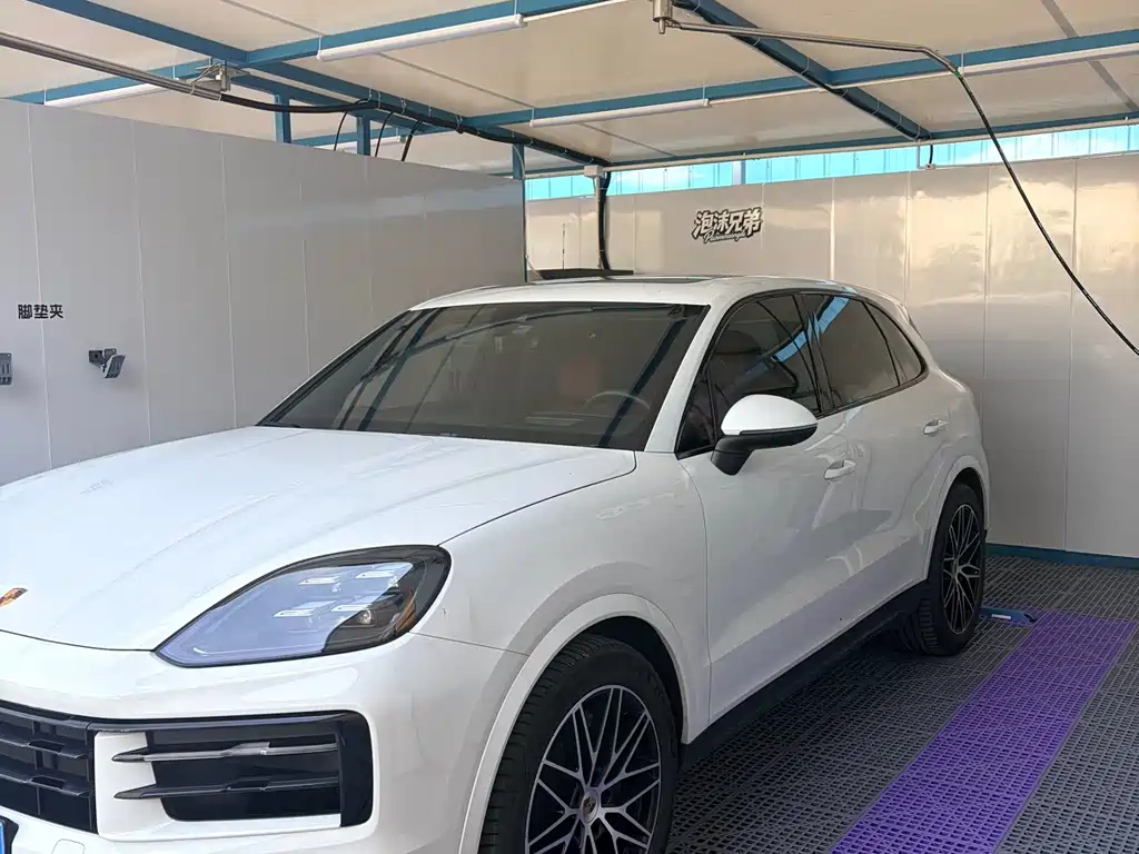 Porsche Cayenne — миниатюра 4