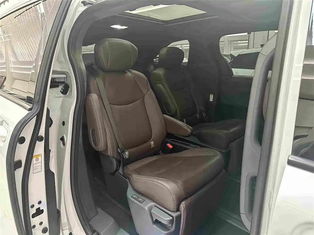 Toyota Sienna — миниатюра 15