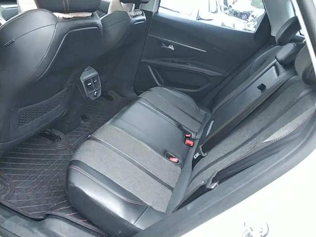 Peugeot 4008 — миниатюра 17